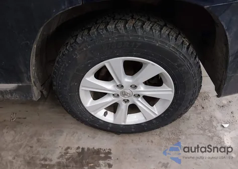 2012 Toyota Highlander Base V6 z USA, uszkodzony, nr VIN 5TDBK3EH3CS108178